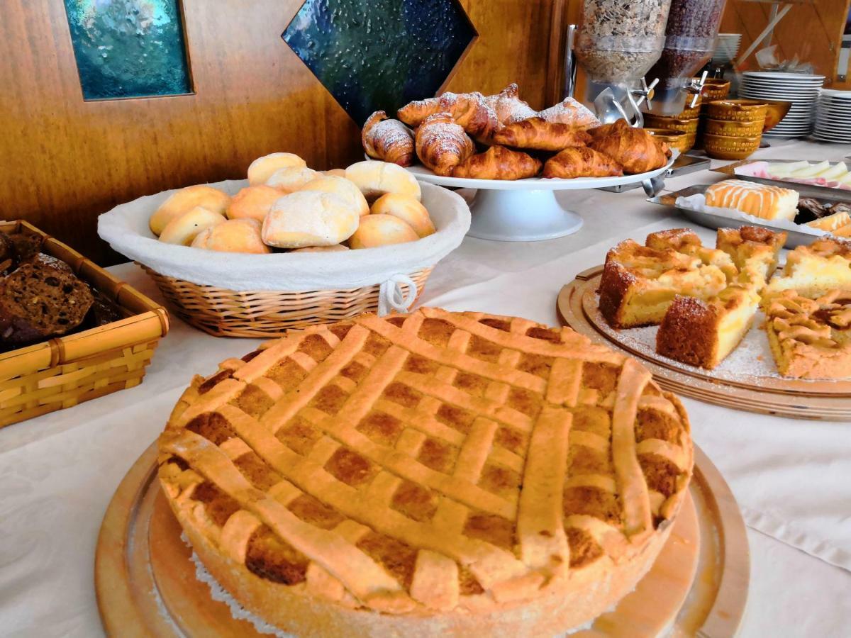 Albergo Ristorante Scanapa Castione della Presolana Buitenkant foto